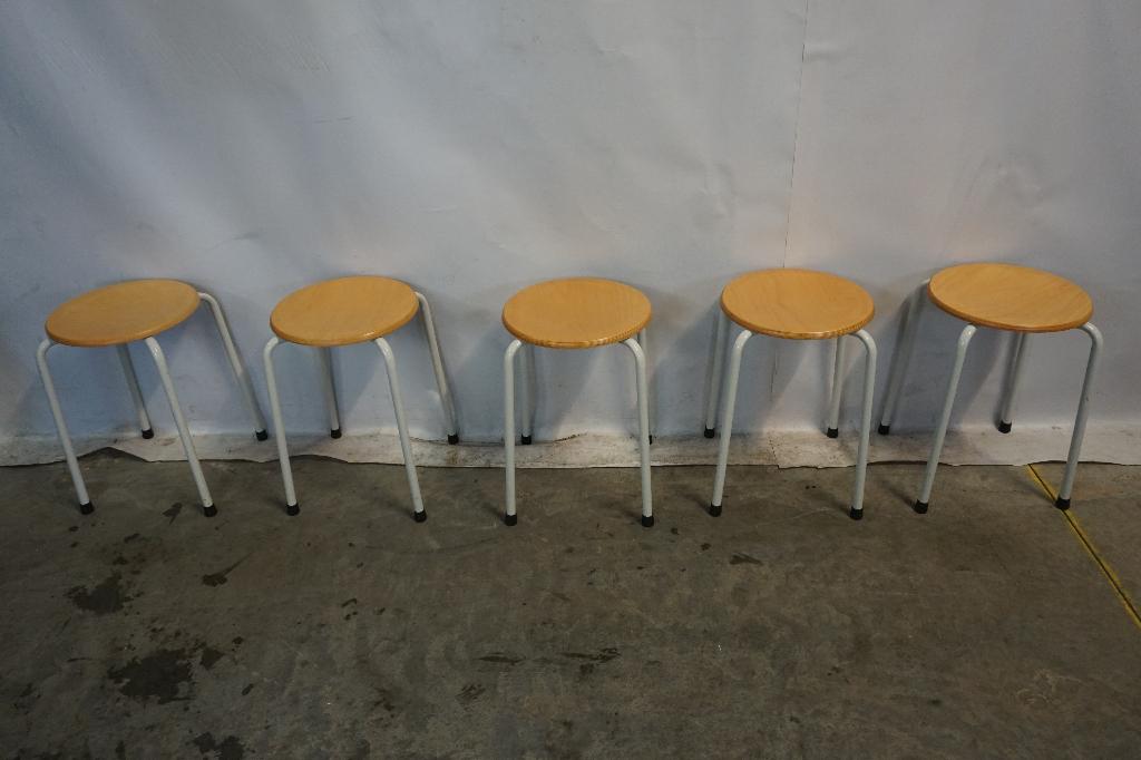 Stapelbare kruk schoolkruk krukjes krukken, Ophalen, Gebruikt, Hout