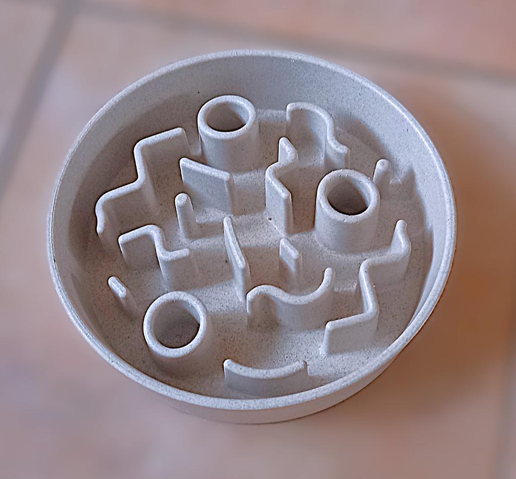 beige District70 BAMBOO Slow Feeder -anti-schrok- 21 cm, Ophalen of Verzenden, Anti-schrok, Zo goed als nieuw