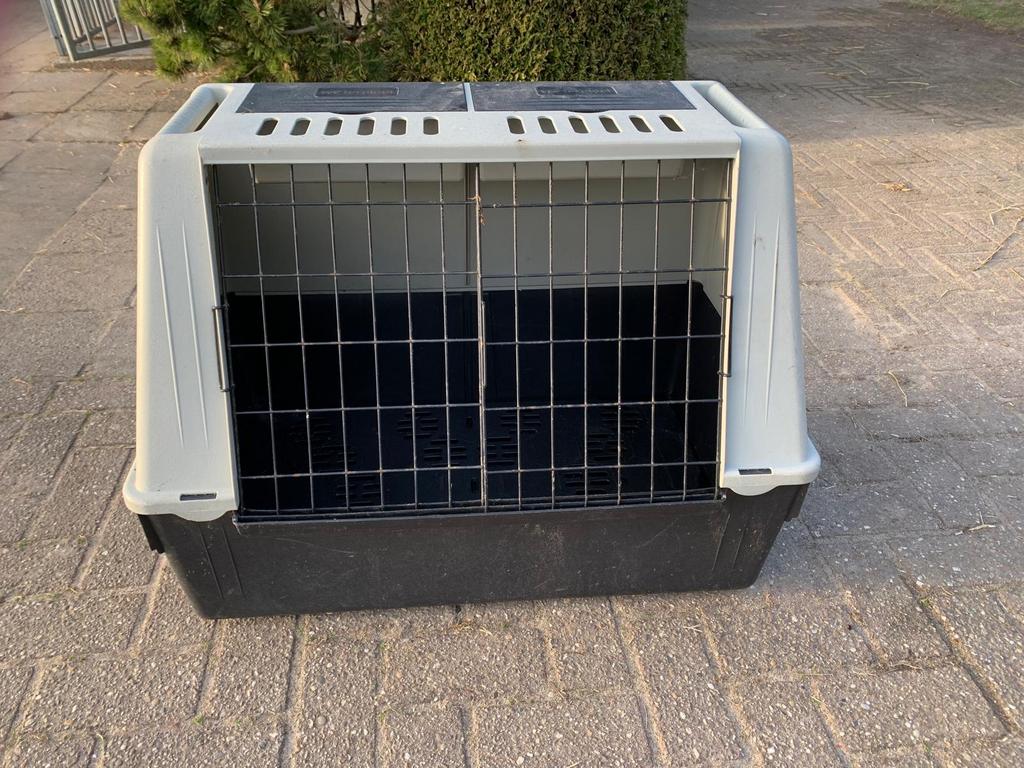 Ferplats Hondenbenches, Dieren en Toebehoren, Hondenbenches, Ophalen, Zo goed als nieuw