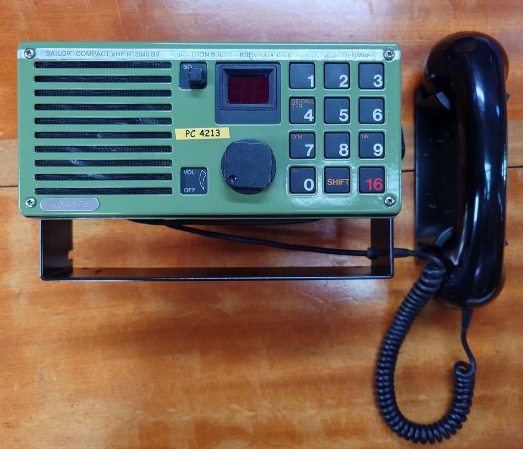 Sailor Compact RT2048 VHF marifoon ATIS– betr.bare klassiekr, Ophalen of Verzenden