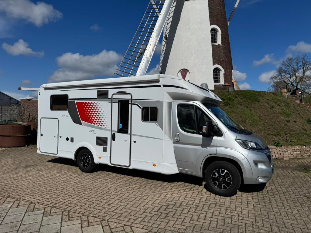 Bürstner Lyseo T 727 G - Enkele bedden - Hefbed - PRACHTIG !, Bedrijf, Bürstner, Half-integraal, Tot en met 4