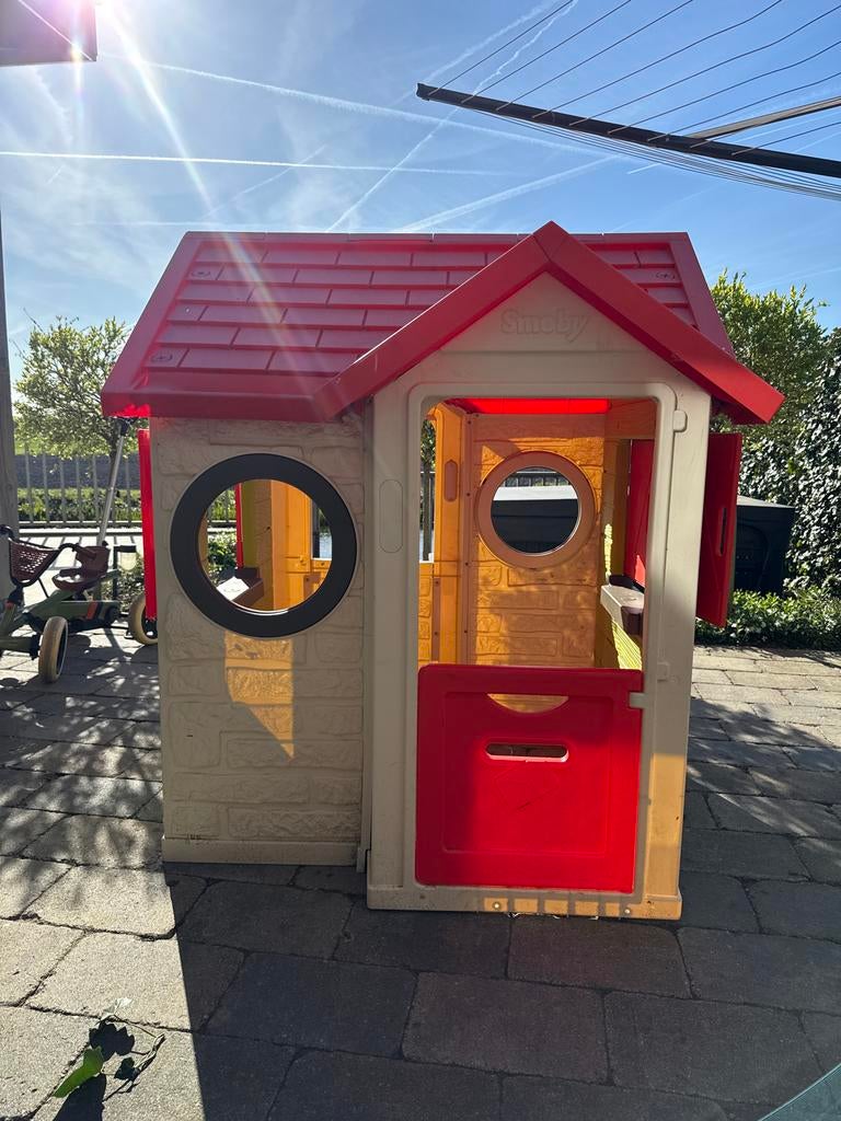 Smoby Speelhuisje - Perfect voor urenlang speelplezier!, Ophalen, Gebruikt, Kunststof
