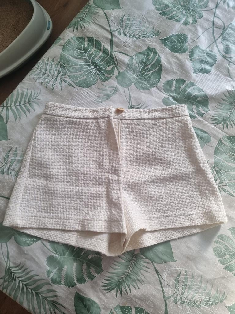 Witte korte broek met structuur, Kort, Ophalen of Verzenden, Zo goed als nieuw, Maat 36 (S)