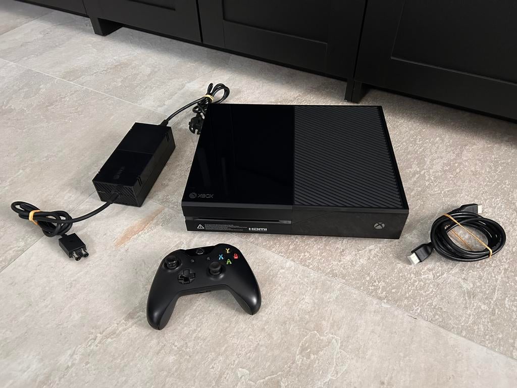 Xbox one met controller en spel, Xbox One, Ophalen of Verzenden, Met 1 controller, 500 GB