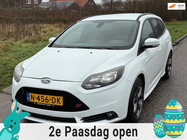 Ford Focus Wagon 2.0 EcoBoost ST-2 (250 PK!) ECC Audio/CD Na, Euro 5, Gebruikt, 4 cilinders, Wit