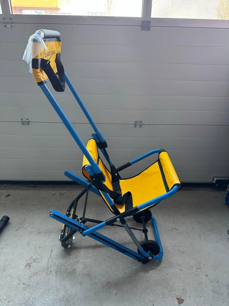 Evac+chair nieuw, Ophalen, Zo goed als nieuw