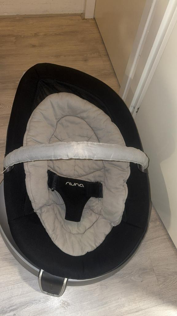 Nuna leaf met motor, Kinderen en Baby's, Wipstoeltjes, Ophalen, Zo goed als nieuw