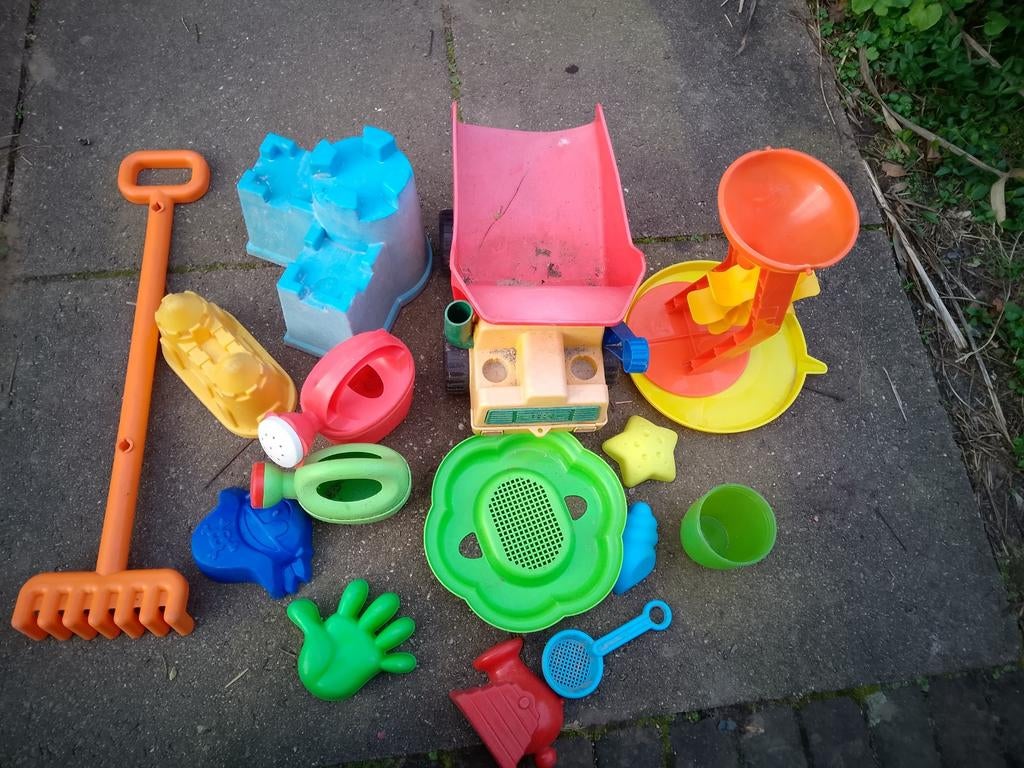 Grote set zandbakspeelgoed: schep, hark, vormen en meer!, Ophalen, Gebruikt
