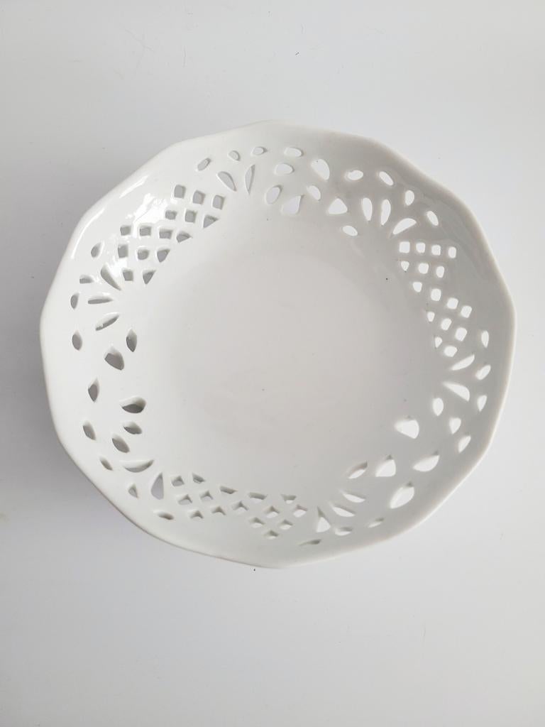 Izgs prachtig wit schaaltje brocante servies, Ophalen of Verzenden