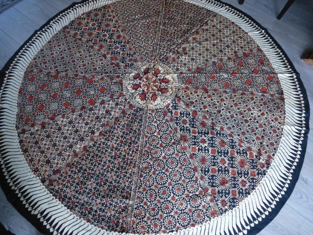 Batik Tafelkleed met 6 servetten - Ronde tafel, Huis en Inrichting, Tafelkleden, Zo goed als nieuw, Rond, Binnen, Verzenden