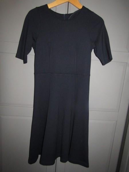 G799 Bloomings mt S jurk klassiek donkerblauw jersey, Blauw, Ophalen of Verzenden, Zo goed als nieuw, Maat 36 (S)