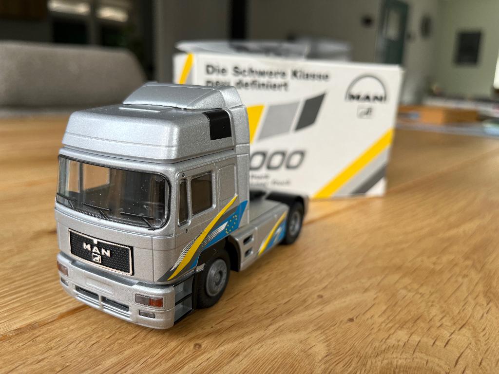 MAN MINIATUUR 1:50, Ophalen of Verzenden, Nieuw, Bus of Vrachtwagen, Conrad