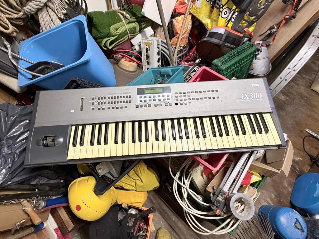 Korg iX300 met defect, Muziek en Instrumenten, Ophalen, Korg, Midi-aansluiting, 61 toetsen