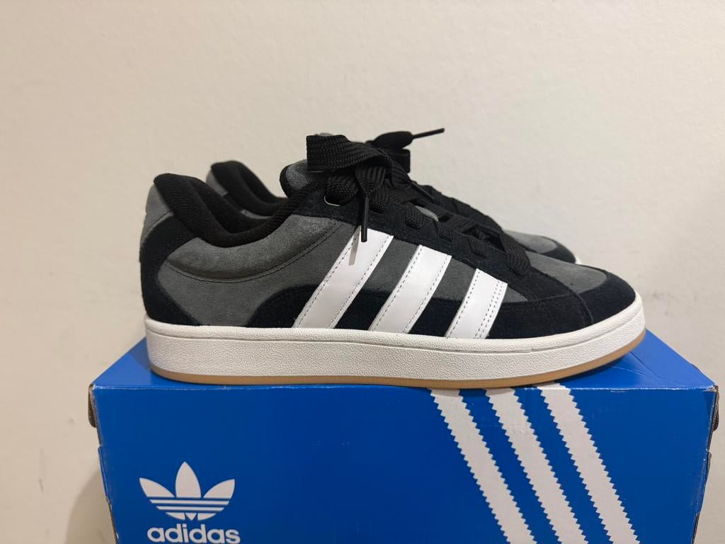Te koop nieuwe Adidas Campus OOs Beta maat 45 1/3, Kleding | Heren, Schoenen, Postlaan 3, Zwart, Nieuw, Ophalen of Verzenden