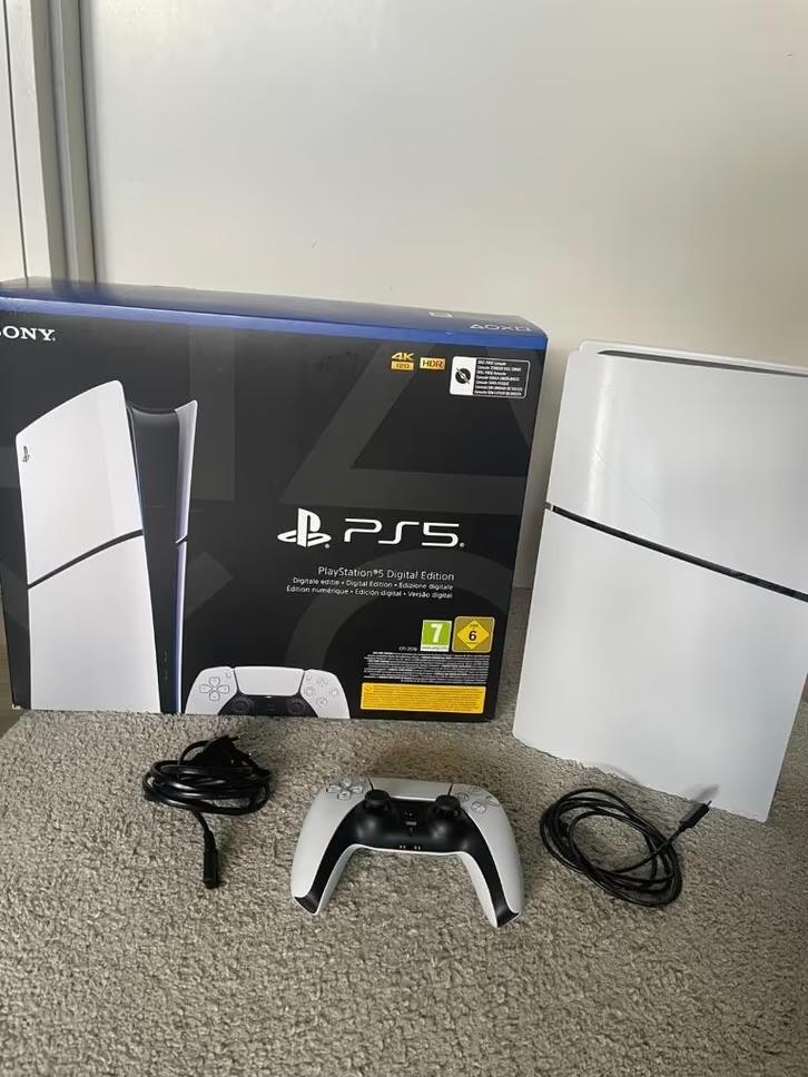 PS5 Digital 825GB met controller, Spelcomputers en Games, Spelcomputers | Sony PlayStation 5, Ophalen of Verzenden, Gebruikt, Playstation 5 Digital