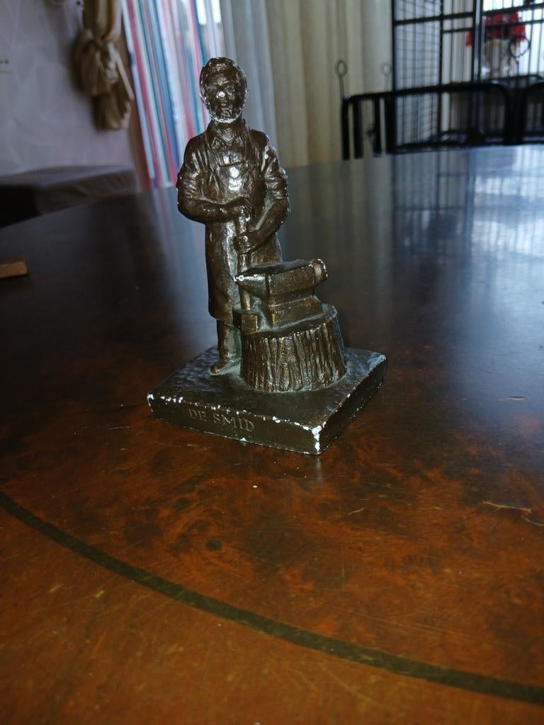 Vintage beeldje 'De Smid' - Ambachtelijk vakmanschap, Ophalen of Verzenden, Gebruikt, Overige typen