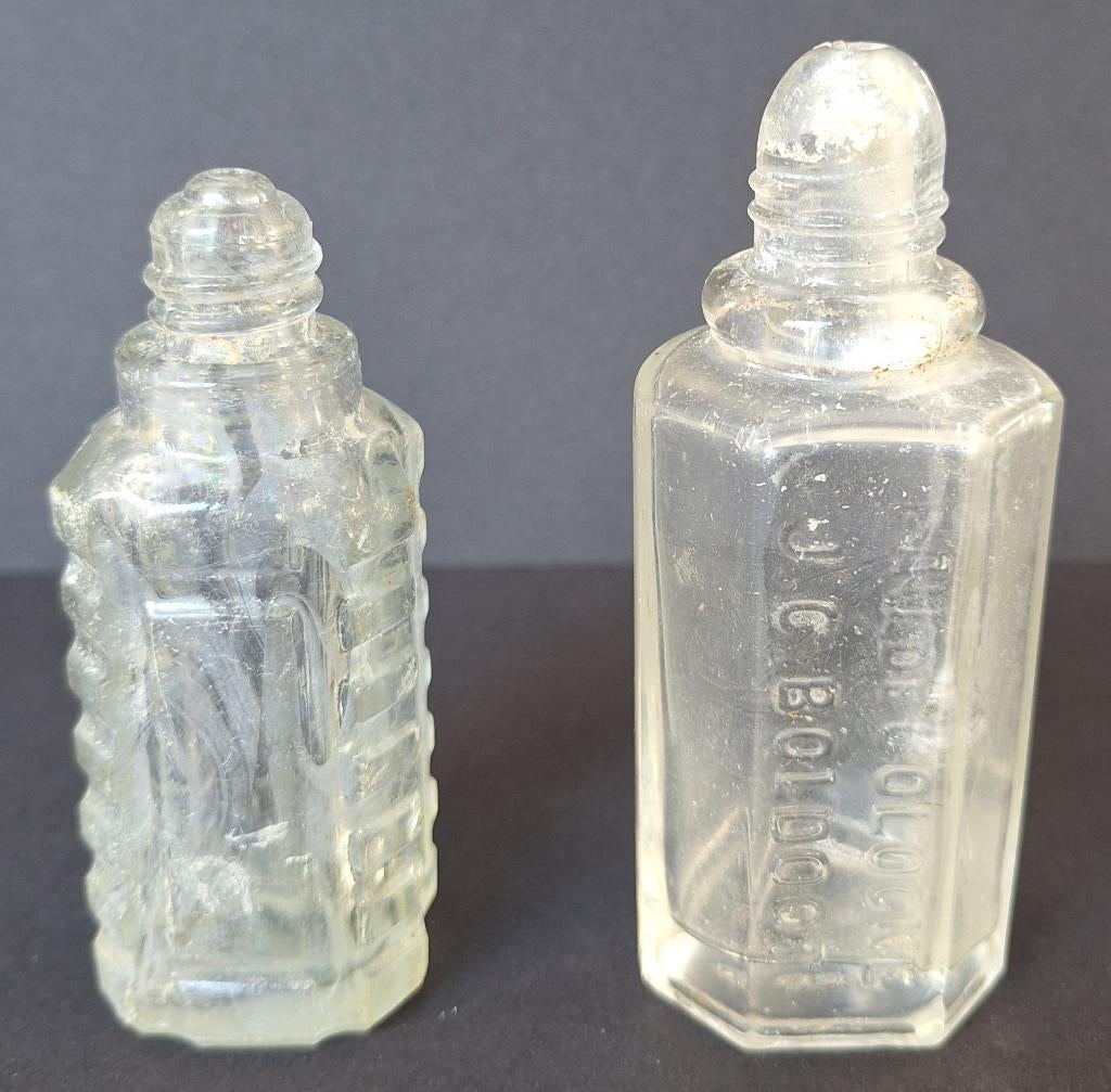 2 odeurflesjes - Bodemvondsten - Adv S 442, Antiek en Kunst, Ophalen of Verzenden