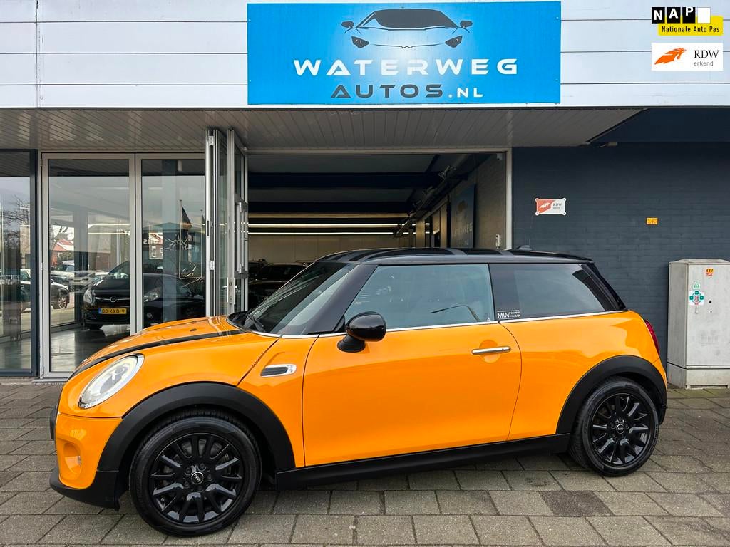 Mini Mini 1.5 Cooper First Born Edition Navi/Clima/PDC, Voorwielaandrijving, 136 pk, Gebruikt, Overige kleuren
