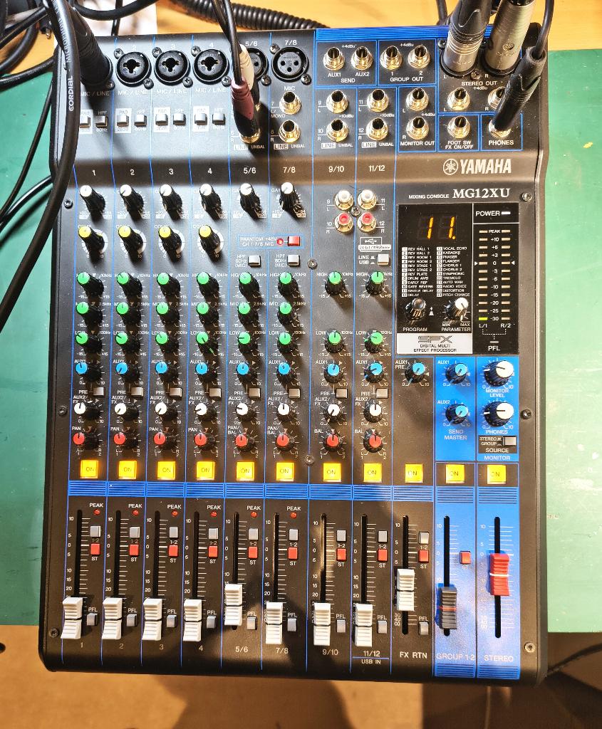 Yamaha MG12XU nieuwstaat, Muziek en Instrumenten, Mengpanelen, Ophalen of Verzenden, Zo goed als nieuw, 10 tot 20 kanalen, Microfooningang