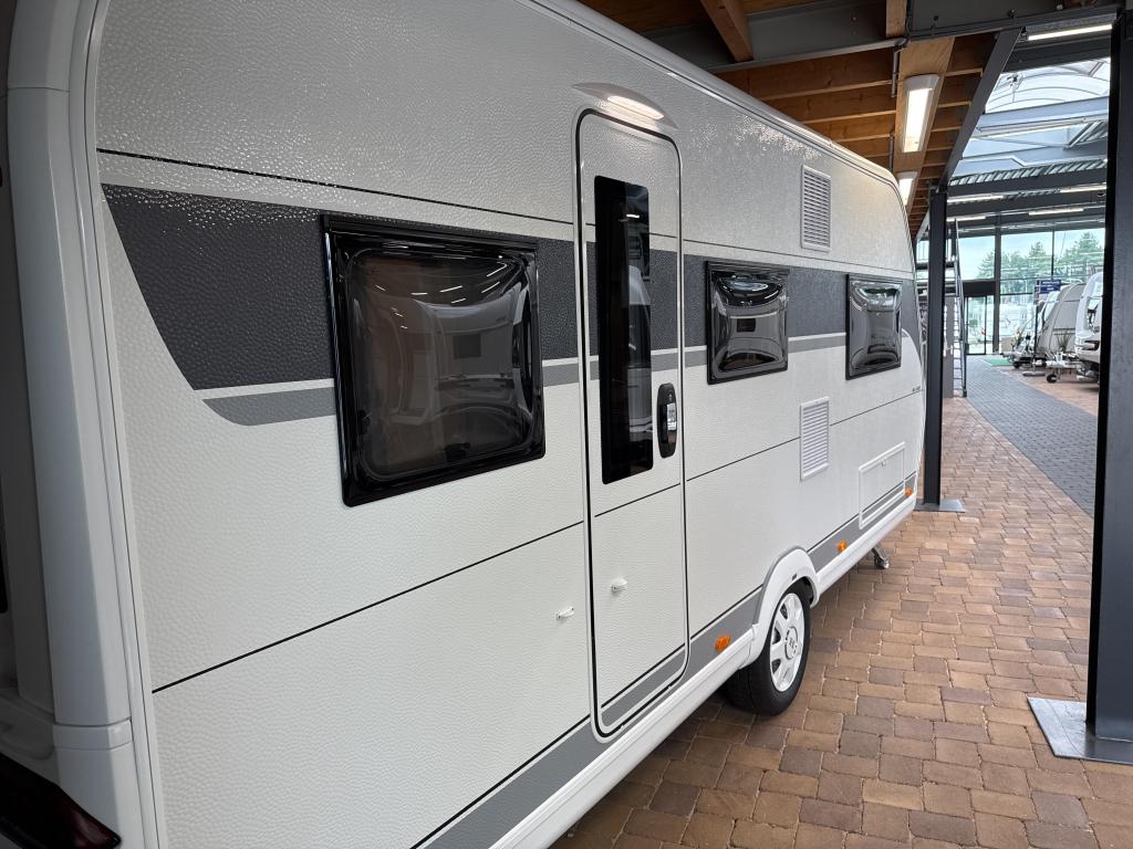 Hobby De Luxe 495 UL Model 2026, Caravans en Kamperen, Schokbreker, Rondzit, Hobby, 7 tot 8 meter