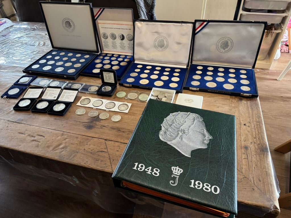 Zilveren Nederlandse Muntcollectie Totaal 1,4 kg fijn zilver, Postzegels en Munten, Munten | Nederland, Setje, Koningin Beatrix