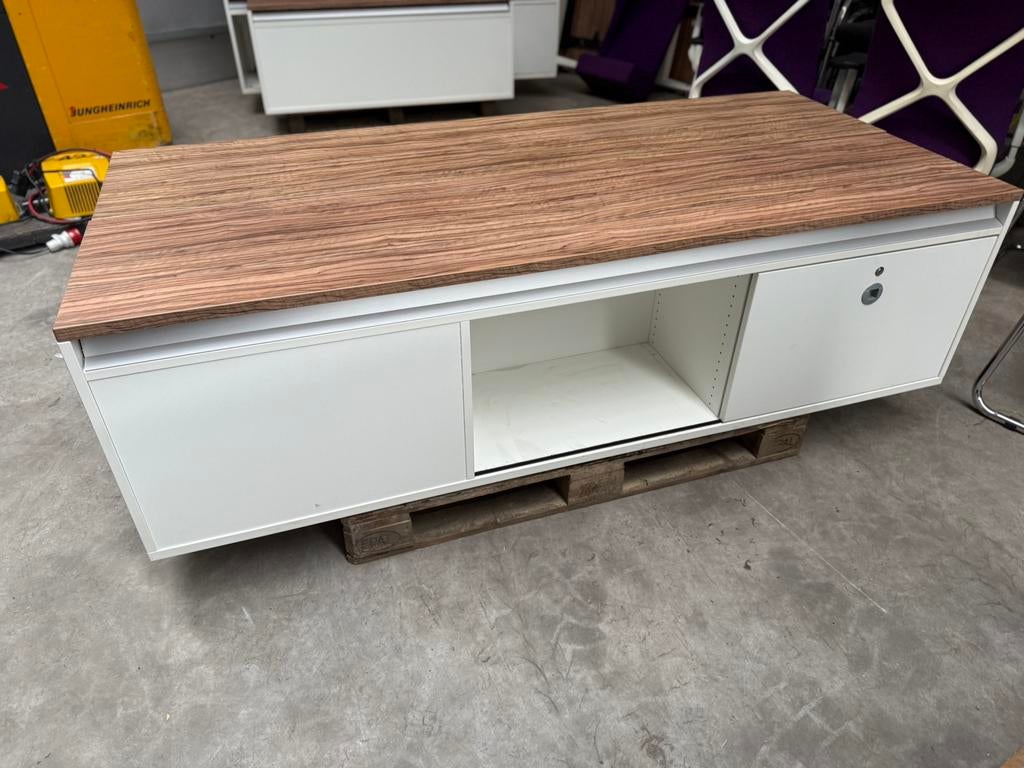 Modern TV-meubel 195 cm – houtlook / wit €125 per stuk, Ophalen, 150 tot 200 cm, Zo goed als nieuw, Minder dan 100 cm