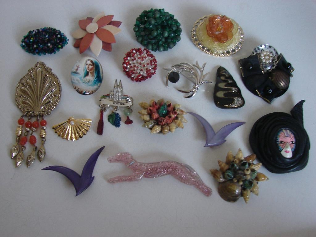 Vintage broches per stuk te koop., Ophalen of Verzenden, Zo goed als nieuw, Overige kleuren, Overige materialen