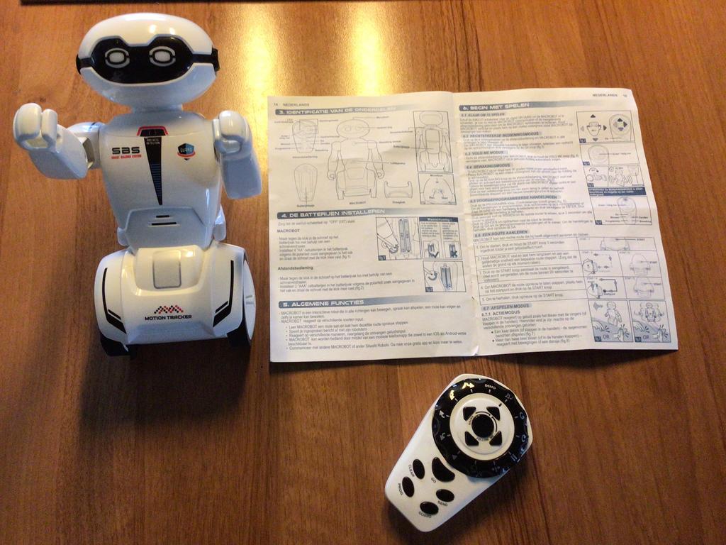 Interactieve robot Macrobot, Ophalen of Verzenden, Zo goed als nieuw, Afstandsbediening