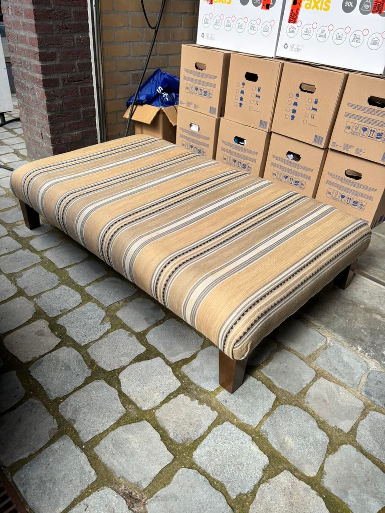 Salontafel / Poef 130x75x30 cm, Ophalen, Zo goed als nieuw, Eenpersoons, 90 cm