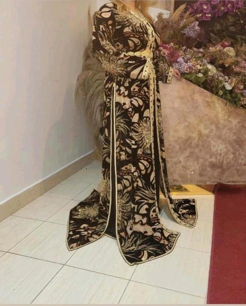 Takchita’s te Huur vanaf €80,-, Ophalen, Nieuw, Maat 38/40 (M), Overige typen