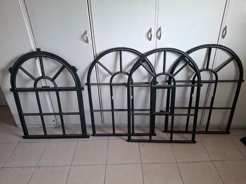 1 Antieke gietijzeren stalramen - Rondboog, Tuin en Terras, Ophalen, Gebruikt