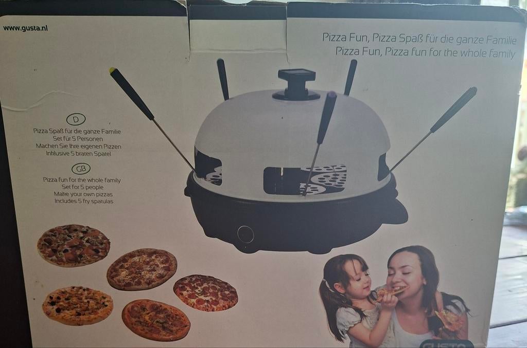 Gebruikte Pizza Fun Pizza Oven (5 persoons), 1 spatel kapot, Ophalen, 4 t/m 7 personen