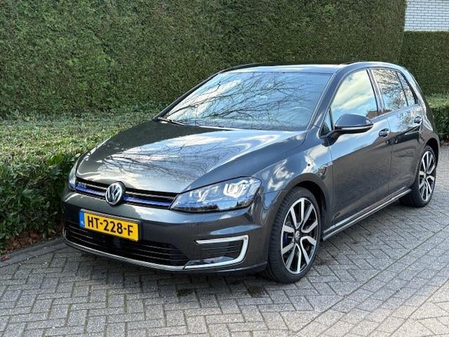 Volkswagen Golf 1.4 TSI Phev 204pk 5D DSG 2015 Midnight Grey, 4 cilinders, USB, Zwart, 1395 cc