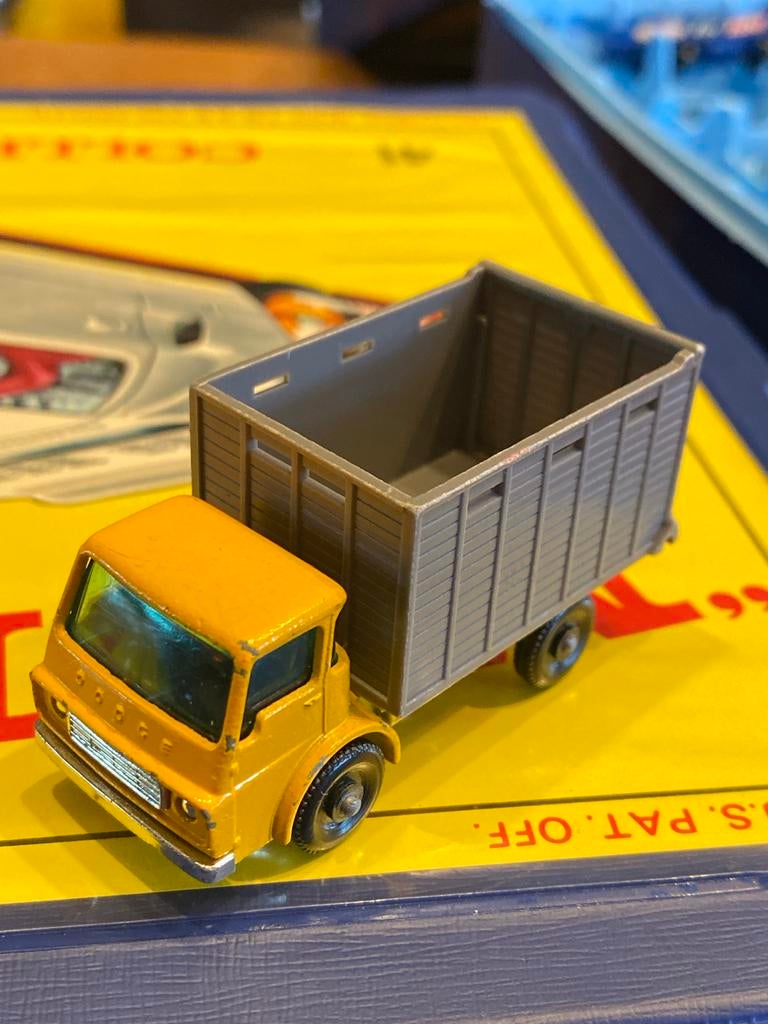 Matchbox Dodge  cattle truck lesney n 37 vrachtwagen geel, Ophalen of Verzenden, Zo goed als nieuw, Bus of Vrachtwagen
