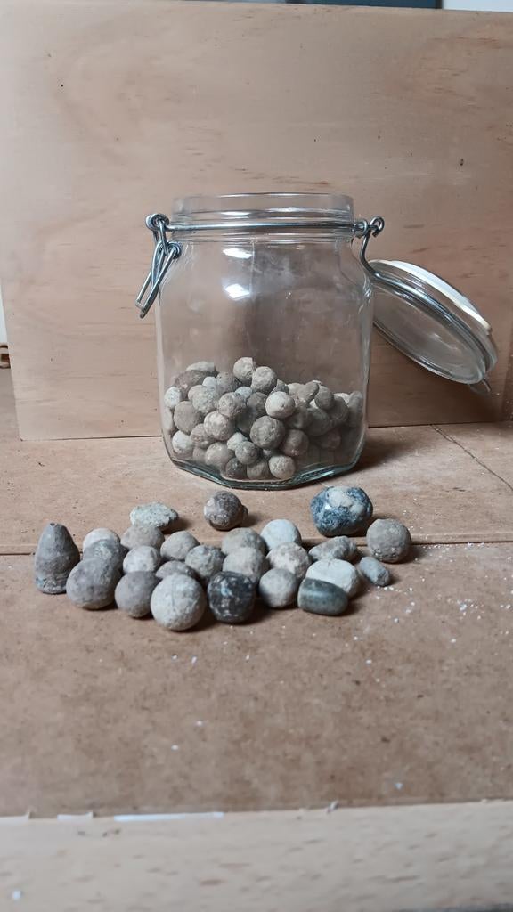 Bodemvondst: Ruim 2kg antieke musketkogels, Ophalen, Gebruikt