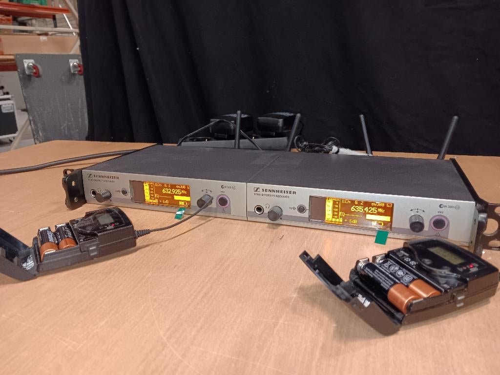 Sennheiser EW300G3 SET: 2x EM300G3 met 2x G4 bodypack, Ophalen, Zo goed als nieuw, Audio