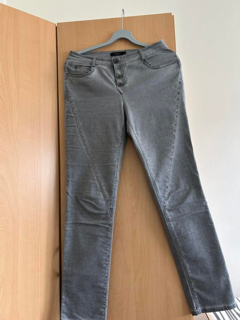Dames grijze lange broek maat 38, Kleding | Dames, Ophalen of Verzenden, Gedragen