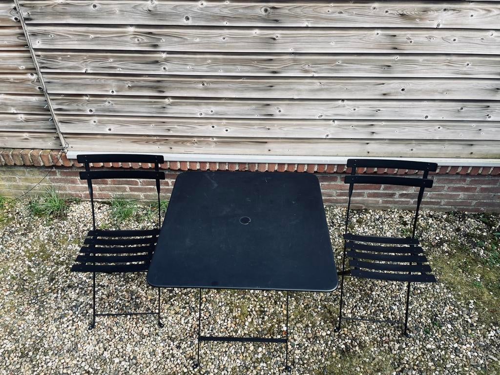 Tuinset Fermob zwart bistrosetje met 2 stoelen, Tuin en Terras, Tuinsets en Loungesets, 2 zitplaatsen, Gebruikt, Aluminium, Ophalen of Verzenden