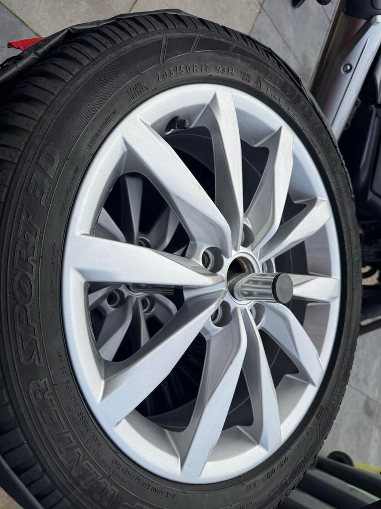 Volkswagen Golf 7 velgen set Dijon met winterbanden, Auto-onderdelen, Banden en Velgen, Gebruikt, Banden en Velgen, 17 inch, Personenwagen