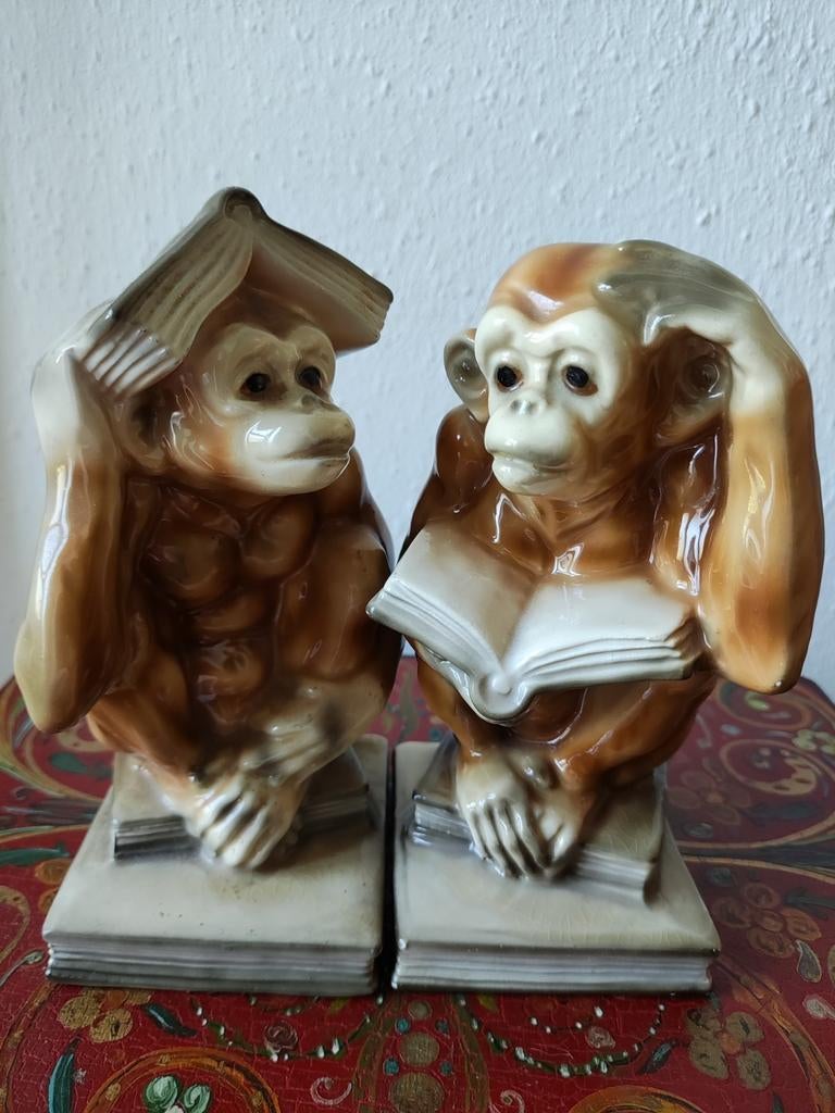 Twee prachtige vintage boekensteunen van apen, jaren 60/70, Verzenden