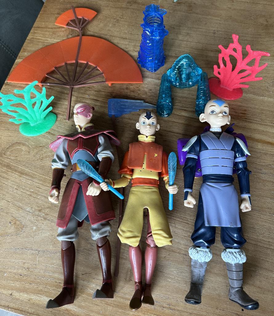 Avatar: The Last Airbender 3 x actiefiguren en accessoires, Ophalen, Gebruikt