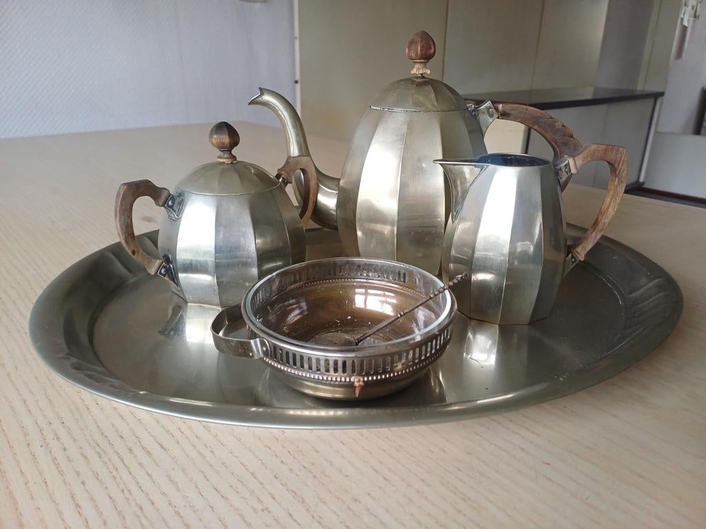 Verzilverd koffie- of theeservies (Art Deco), Ophalen of Verzenden, Zilver