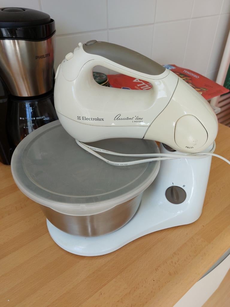 Te koop: Electrolux ASM450 mengkom / hand mixer - Mengkom, 4 liter of meer, Ophalen of Verzenden, 3 snelheden of meer