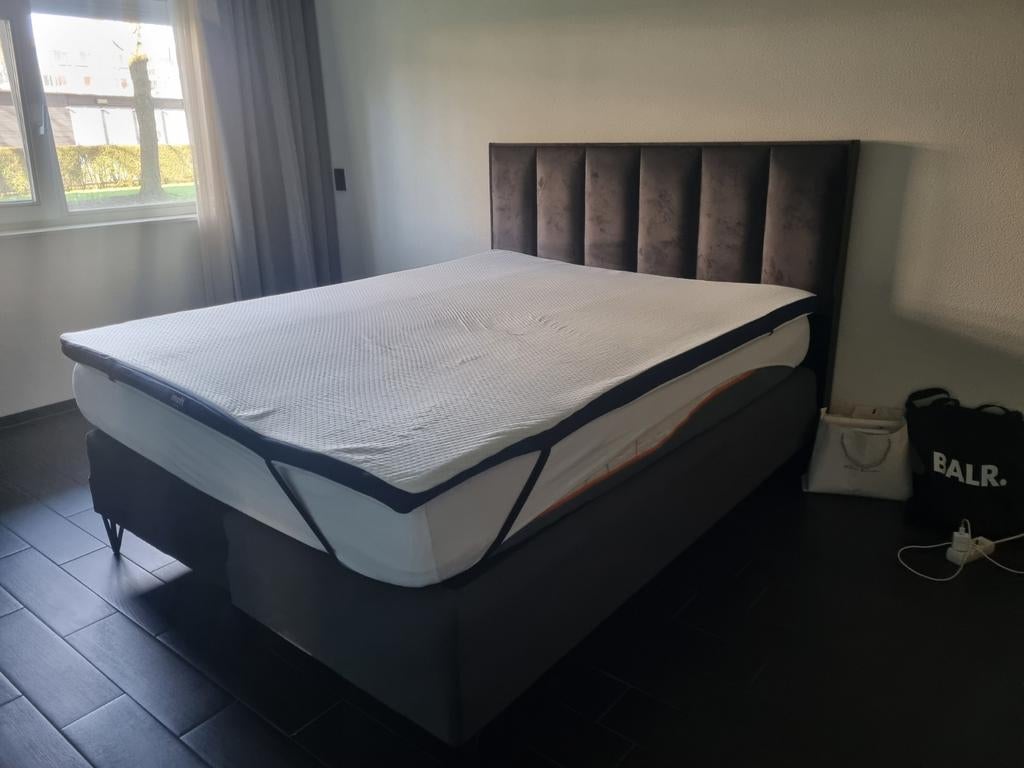 Een mooi en zo goed als nieuw bed(M-line van het merk Matt), Tweepersoons, Ophalen of Verzenden, Zo goed als nieuw, 200 cm