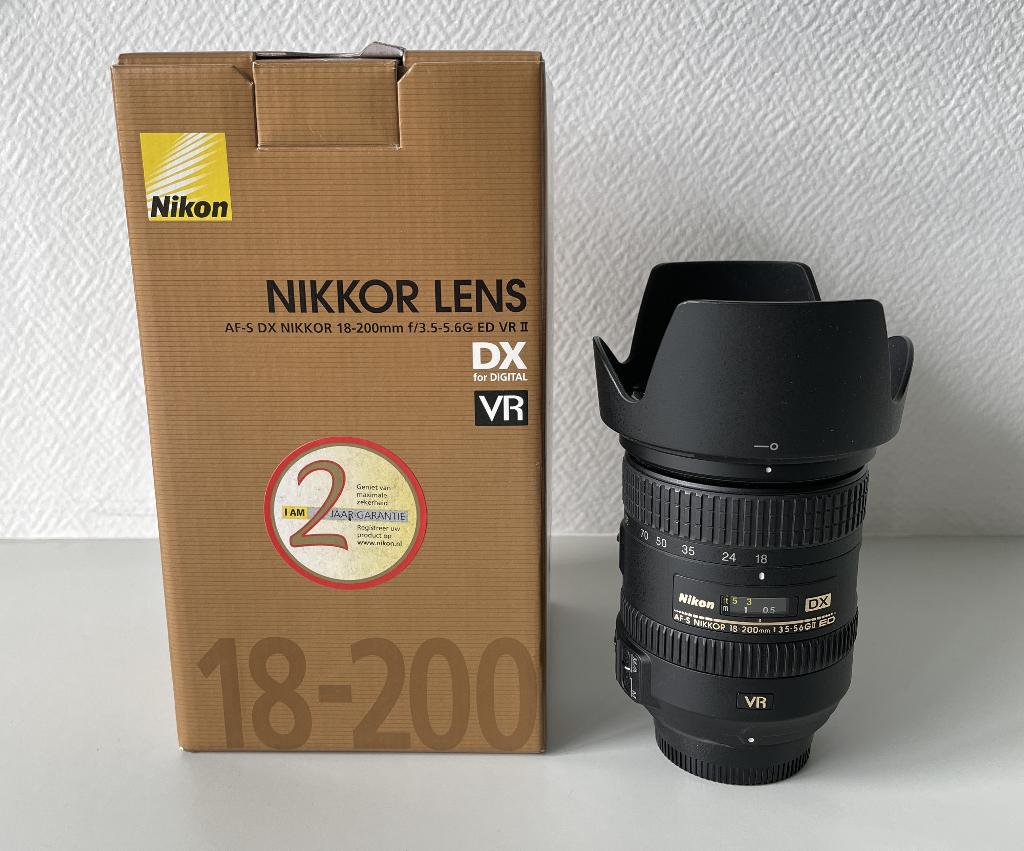 Nikon AF-S DX Nikkor 18-200mm f/3.5-5.6G ED VR II, Ophalen of Verzenden, Zo goed als nieuw, Telelens, Zoom