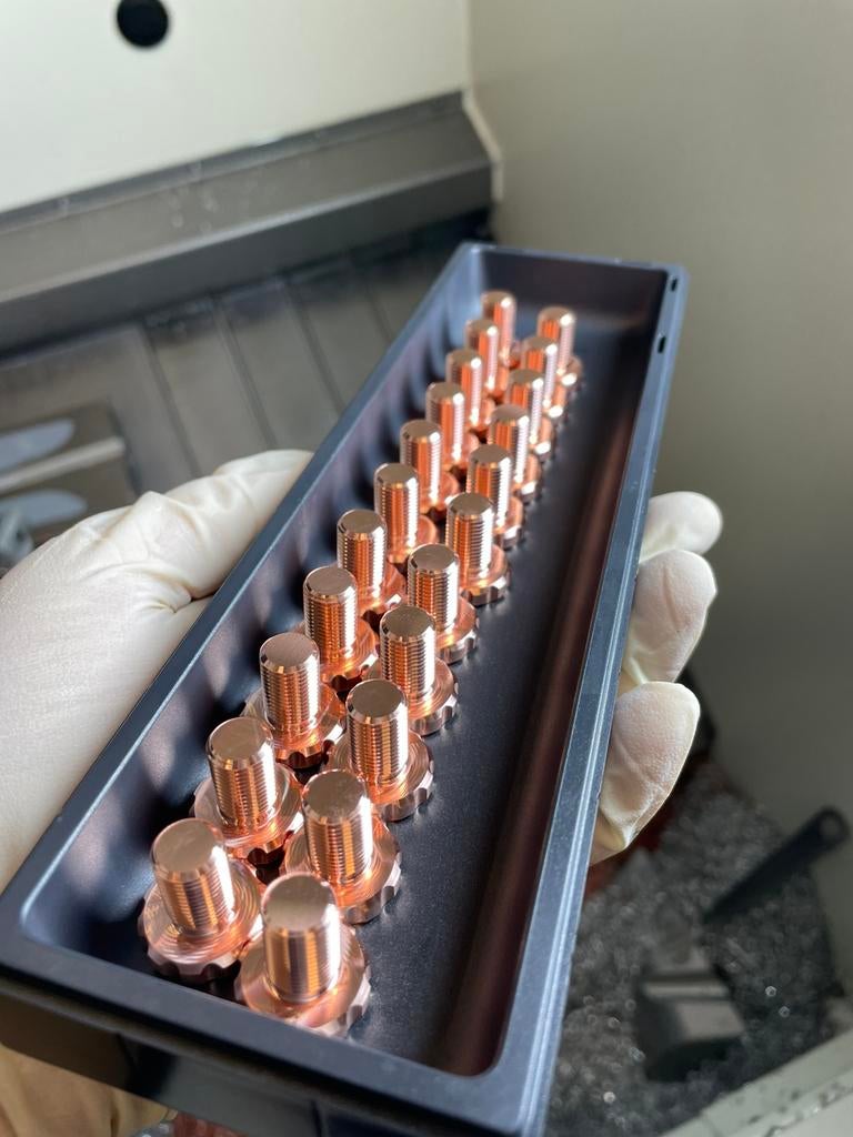 Gezocht: draai en freeswerk, Ophalen of Verzenden, Zo goed als nieuw, Broedmachine