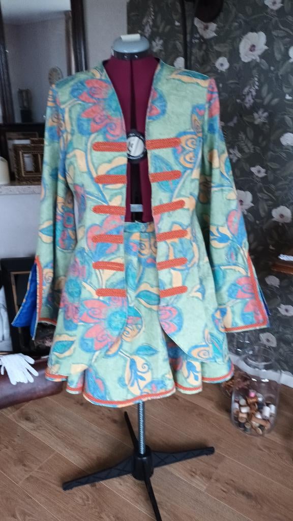 piraaten kostum nieuw maat 36/38 jas rok hoed, Carnaval, Nieuw, Ophalen of Verzenden, Kleding