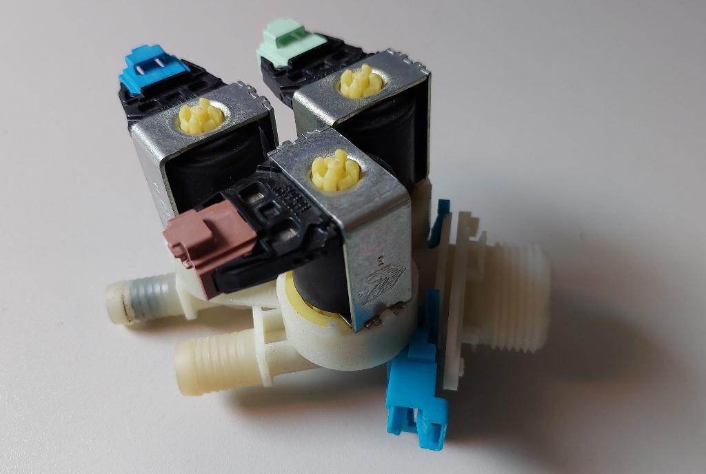 Inlaatventiel - debietmeter AEG wasmachine, Ophalen of Verzenden