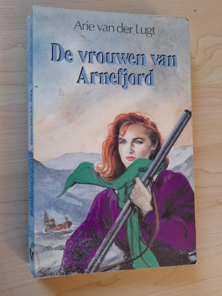 DE VROUWEN VAN ARNEFJORD  Arie van der Lugt, Ophalen of Verzenden, Gelezen