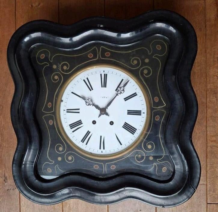 Antieke Franse hangklok, Ophalen